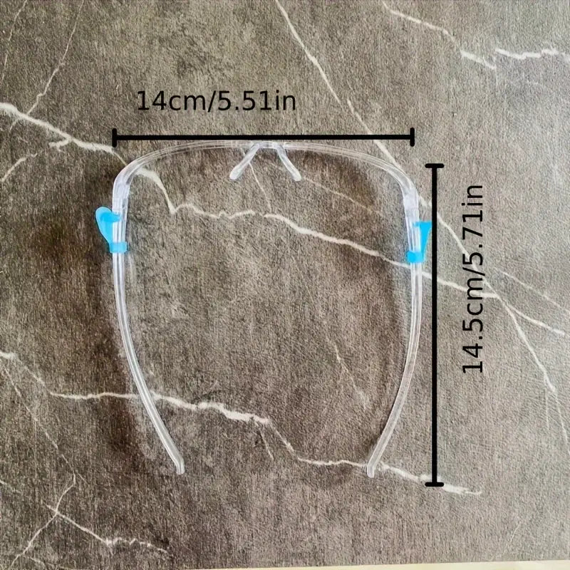 Protective screen for nail technician