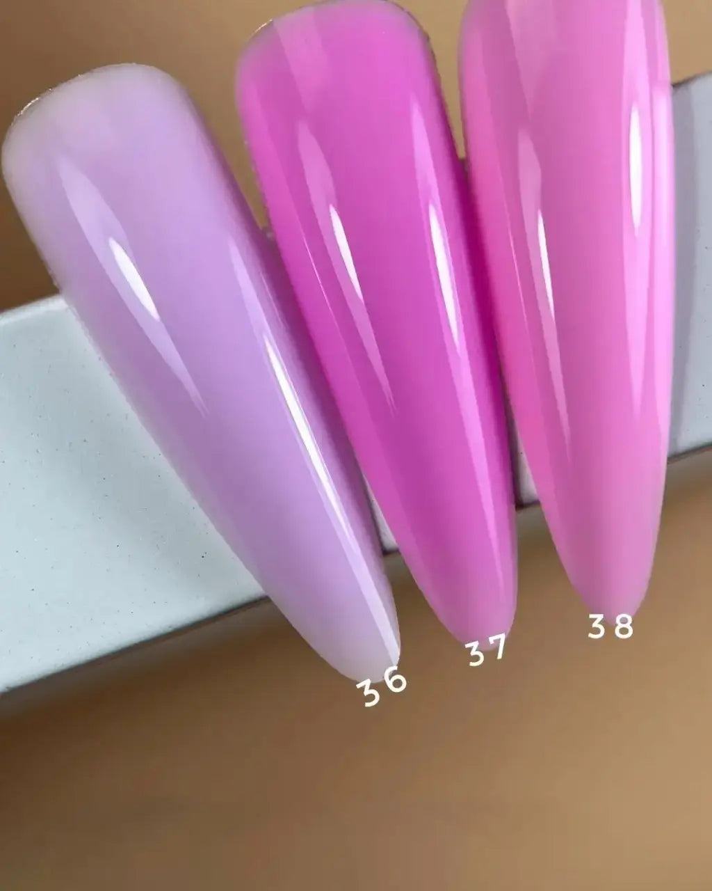 SAGA LIQUID GEL No38 (15ml) - All Pro Beauty