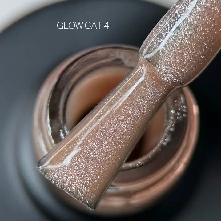 Saga Professional Glow Cat 04 (10ml) - All Pro Beauty